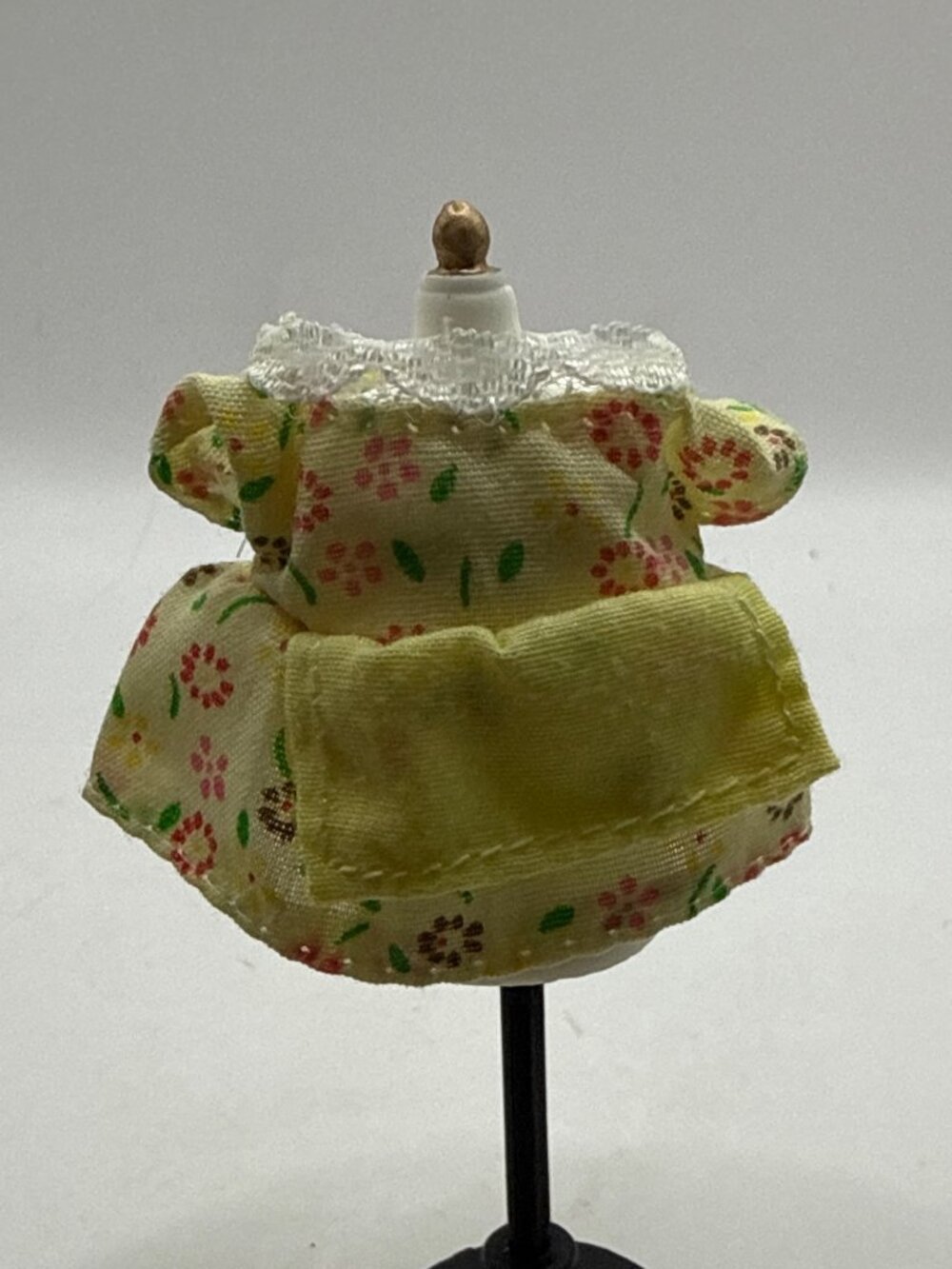 Sylvanian Families Calico Critters Mother Dress Yellow Floral Apron Doll Clothes